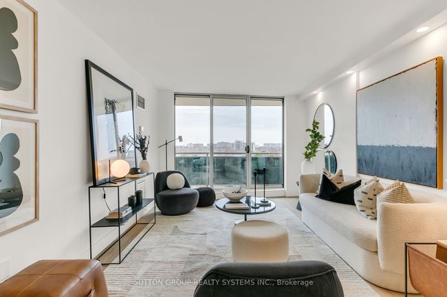 808 - 820 Burnhamthorpe Rd, Condo with 3 bedrooms, 2 bathrooms and 1 parking in Etobicoke ON | Image 6
