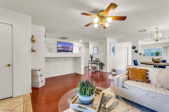 5017 Ropers Rock Ct, House other with 3 bedrooms, 2 bathrooms and null parking in Las Vegas NV | Image 6