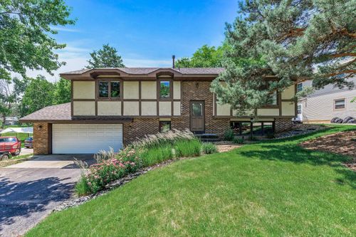 2391 7th St Nw, New Brighton, MN, 55112-6524 | Card Image