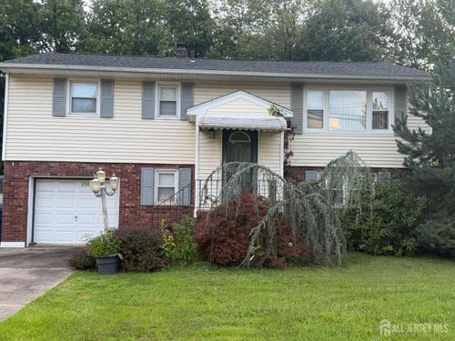 770 Adams Ln, NORTH BRUNSWICK, NJ, 08902-4513 | Card Image