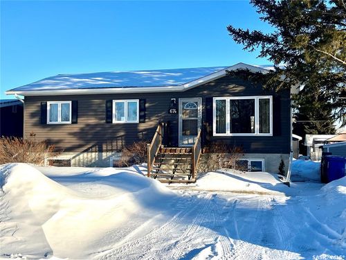 674 4th Avenue W, Melville, SK, S0A2P1 | Card Image