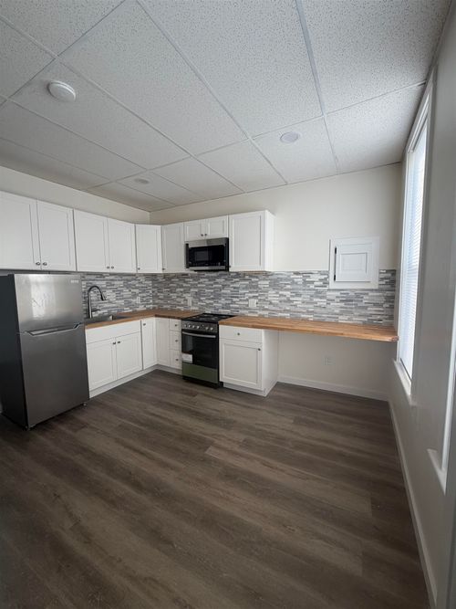 158 Main St, Ludlow, VT, 05149-1040 | Card Image