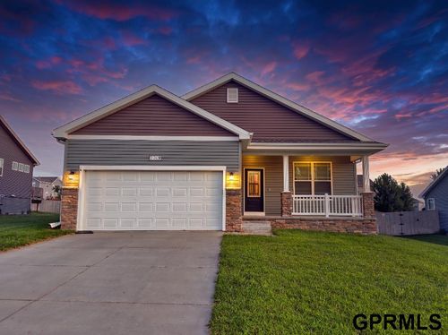 2209 Hedgeapple Rd, Plattsmouth, NE, 68048-5686 | Card Image