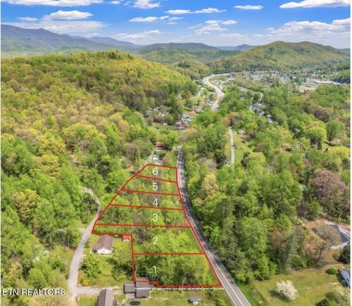 3 Hen Valley Rd, Oliver Springs, TN, 37840 | Card Image