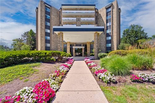 apt-2208-2202 Acacia Park Dr, Lyndhurst, OH, 44124-3853 | Card Image