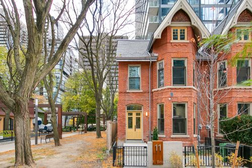 11 Gloucester St, Toronto, ON, M4Y1L8 | Card Image