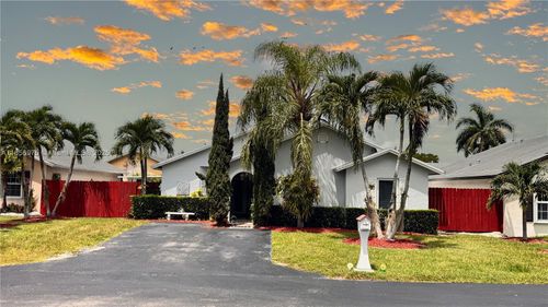 24980 Sw 127th Ct, Homestead, FL, 33032-9096 | Card Image