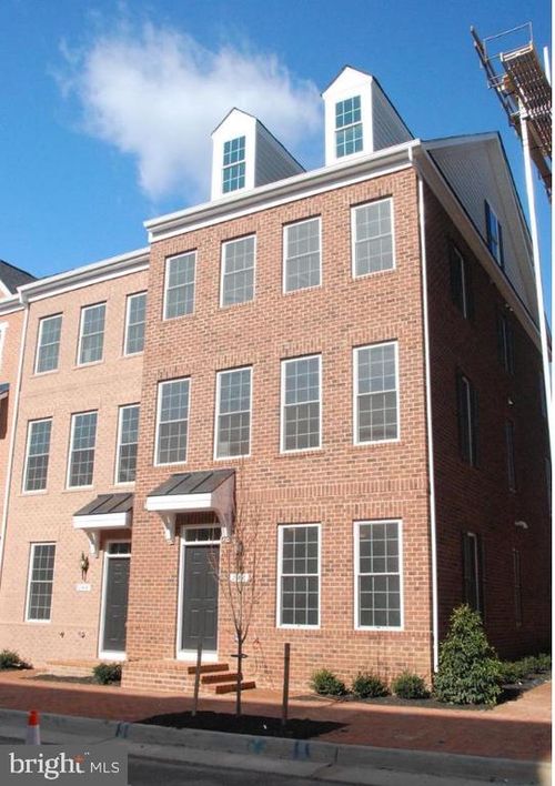 246 Crescent Station Ter Se, LEESBURG, VA, 20175-3749 | Card Image
