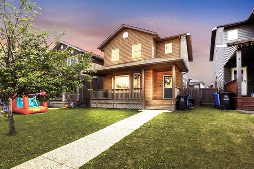 129 Honeysuckle Way, Fort Mcmurray, AB, T9K0M8 | Card Image