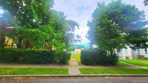 12 Lexington Avenue, Poughkeepsie, NY, 12601 | Card Image