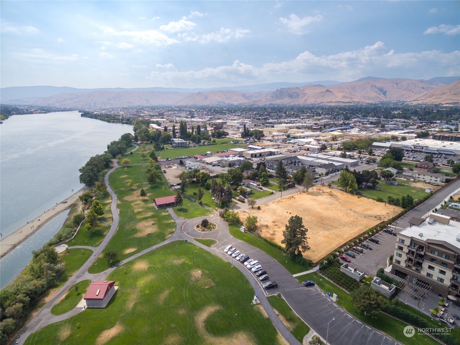 River Park Ave, Wenatchee, WA 98801