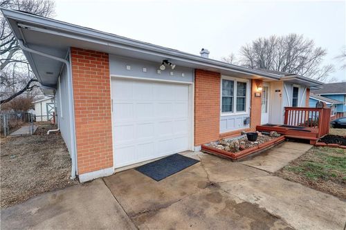 3613 Randall Dr, Independence, MO, 64055-3543 | Card Image