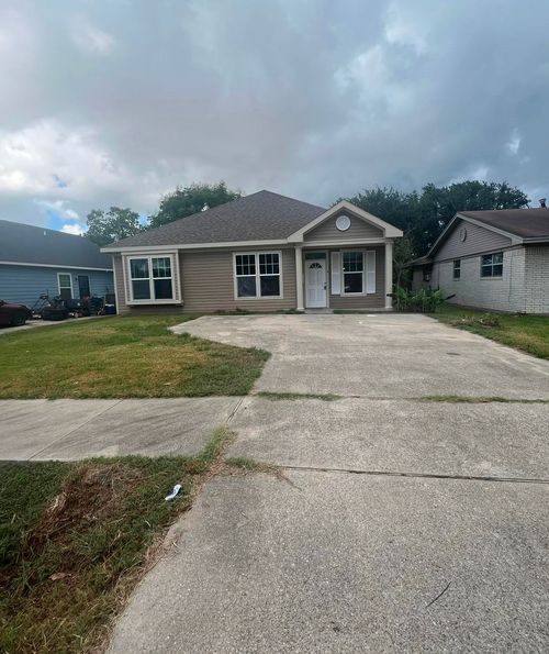 2137 11th St, Port Arthur, TX, 77640-5672 | Card Image