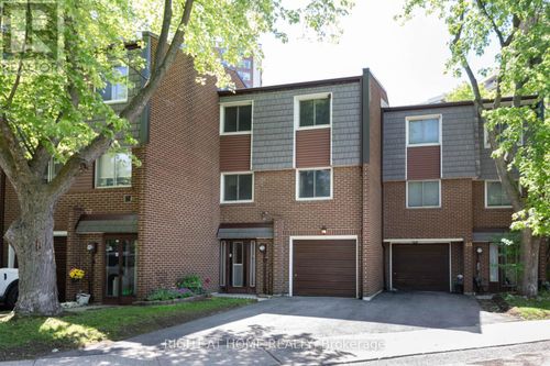 42 Vicora Linkway, Toronto (Flemingdon Park), ON, M3C1B1 | Card Image