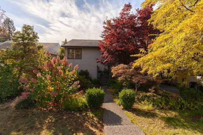 221 W 28th Street, House other with 4 bedrooms, 2 bathrooms and 3 parking in North Vancouver BC | Image 1