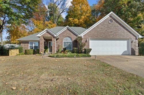 8910 Carrollwood Ln E, Cordova, TN, 38016-4613 | Card Image