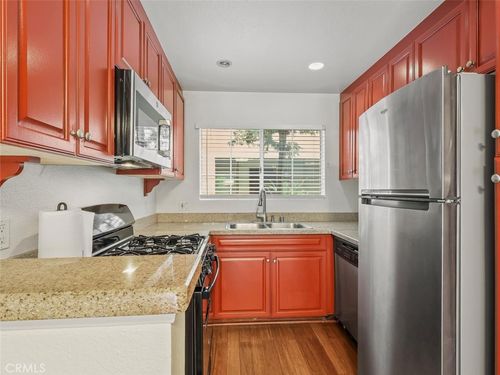 107-5540 Owensmouth Ave, Woodland Hills, CA, 91367-7029 | Card Image
