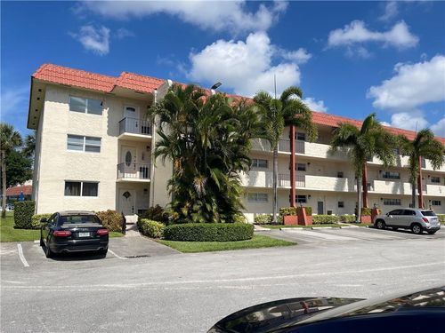 310-9410 N Hollybrook Lake Dr, Pembroke Pines, FL, 33025-1595 | Card Image
