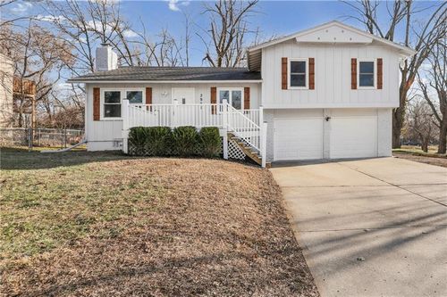 3901 E 107th Ter, Kansas City, MO, 64137-1815 | Card Image