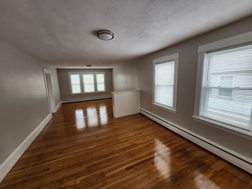 2-115 Clarence St, Everett, MA, 02149-5133 | Card Image