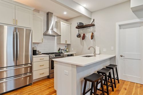 2-182 W 7th St, Boston, MA, 02127-4701 | Card Image