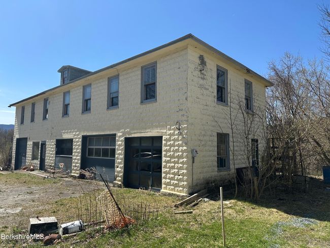 1017 - 10151017 Simonds Rd, Home with 0 bedrooms, 2 bathrooms and 10 parking in Williamstown MA | Image 6