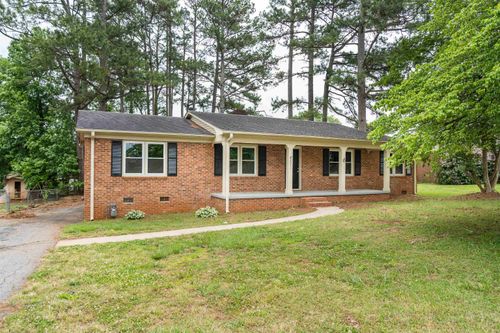 2031 Evergreen Dr, Boiling Springs, SC, 29316-7232 | Card Image
