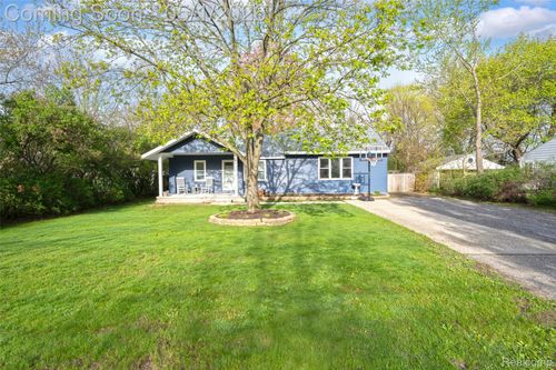 1721 Alma Ave, Waterford, MI, 48327-1308 | Card Image
