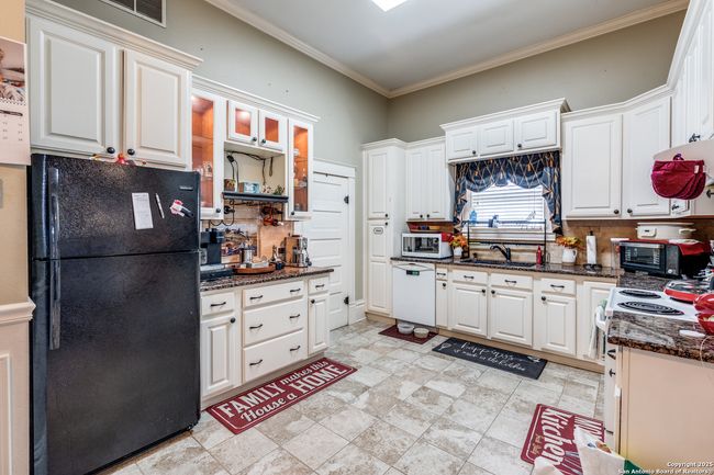 9248 Fm 725, House other with 3 bedrooms, 2 bathrooms and null parking in McQueeney TX | Image 9