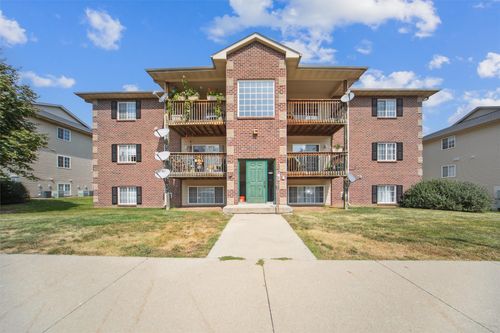apt-1-5916 Sutton Pl, Urbandale, IA, 50322-1882 | Card Image
