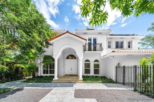3211 Morris Ln, Coconut Grove, FL, 33133-3230 | Card Image