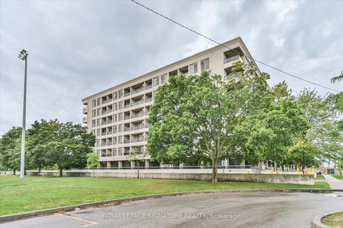 709-1 Leaside Park Dr, Toronto, ON, M4H1R1 | Card Image