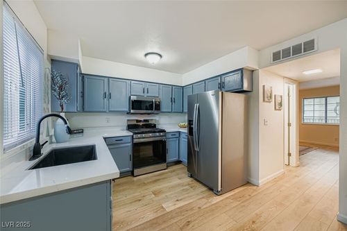 g40-7054 Burcot Ave, Las Vegas, NV, 89156-6201 | Card Image