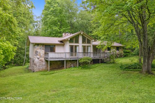 131 Clifton Cir, Oak Ridge, TN, 37830-7182 | Card Image