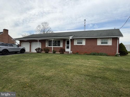 7935 Scenic Dr, Shippensburg, PA, 17257-9357 | Card Image