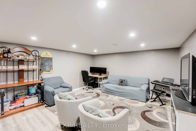 2757 Wedgewood Cres, House attached with 3 bedrooms, 2 bathrooms and 4 parking in Niagara Falls ON | Image 33