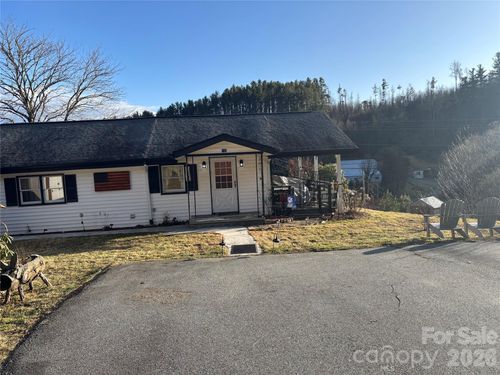 190 Benfield Rd, Newland, NC, 28657-9914 | Card Image