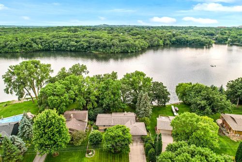 451 Reflection Rd, APPLE VALLEY, MN, 55124-9463 | Card Image