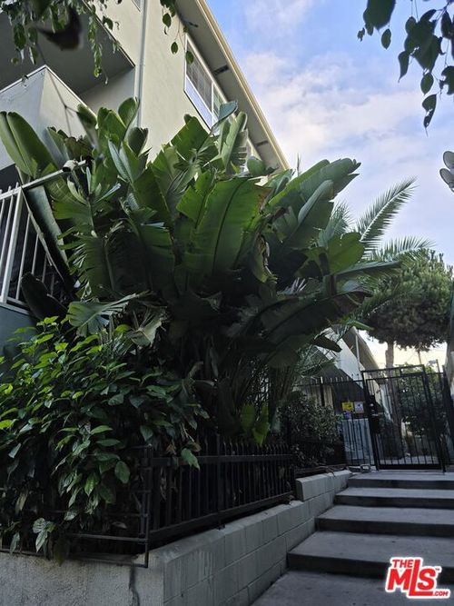 7-350 S Hobart Boulevard, Los Angeles, CA, 90020 | Card Image