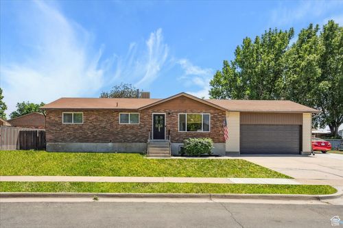 587 W 1460 N, Clinton, UT, 84015-9557 | Card Image