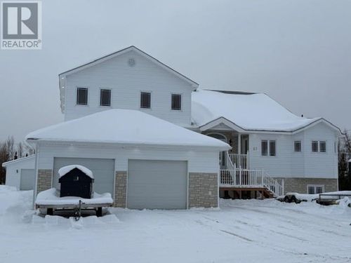 27 Ikey Street, Happy Valley Goose Bay, NL, A0P1E0 | Card Image