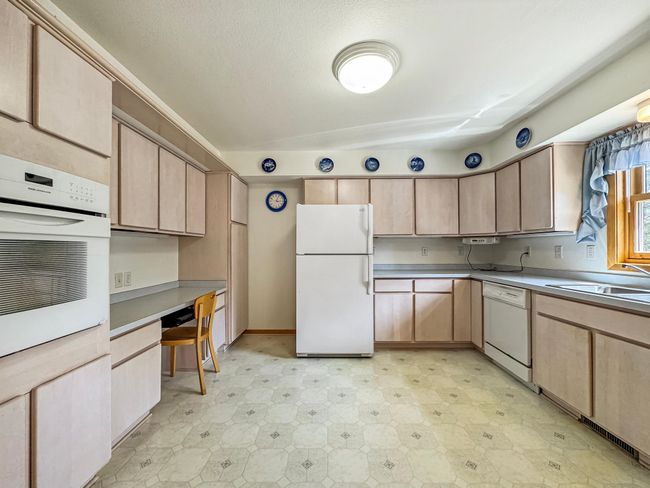 Kitchen | Image 11