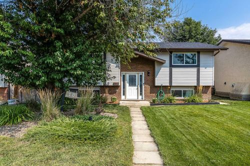 10 Chow Ave Se, Medicine Hat, AB, T1B2T1 | Card Image