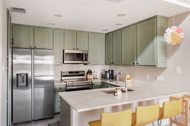 APT-14 - 1748 Ohlen Rd, Condo with 2 bedrooms, 2 bathrooms and 1 parking in Austin TX | Image 7