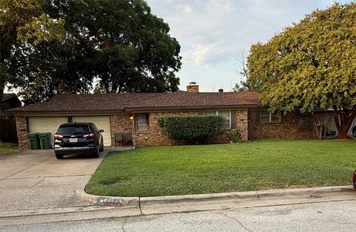 7125 Corona Dr, North Richland Hills, TX, 76180-7921 | Card Image
