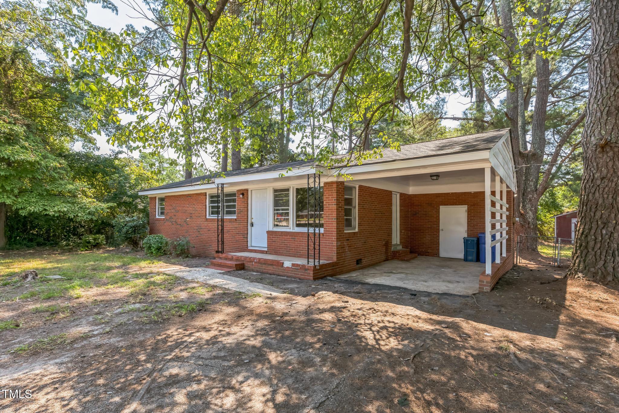 Mount Gilead Dr, Fayetteville, NC 28314
