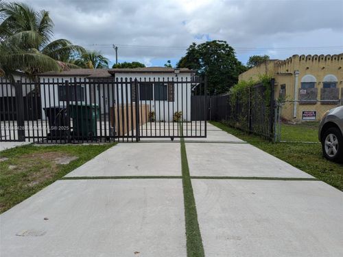 2-911 Sharar Ave, Opa-Locka, FL, 33054-3337 | Card Image