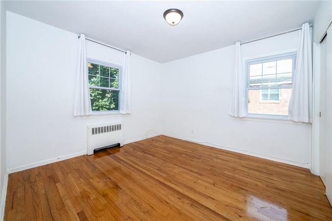 with two windows | Image 14