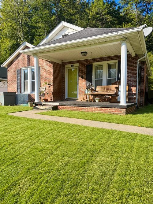 1426 Kentucky 40, Staffordsville, KY, 41256 | Card Image