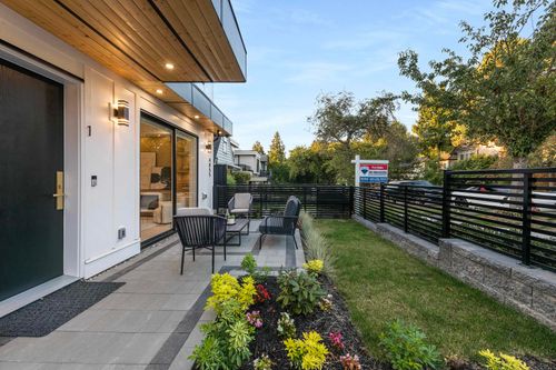 1-4855 Dumfries St, Vancouver, BC, V5N3T8 | Card Image